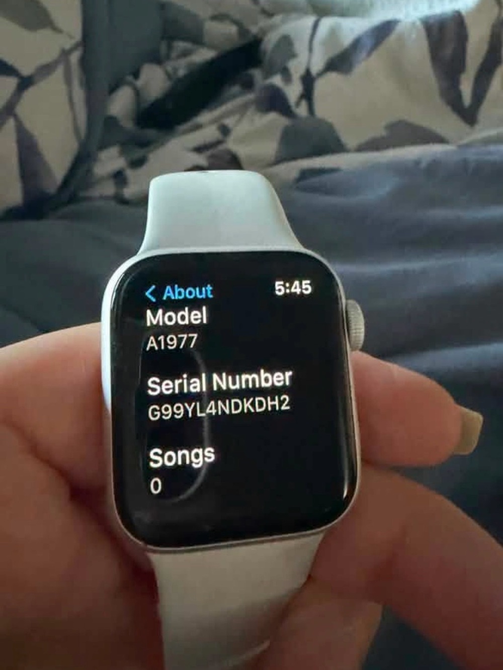 Apple Watch 4 (Silver Case, White Band) - Model A1977